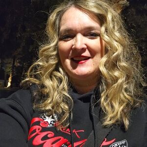 Meet your Posher, Adria